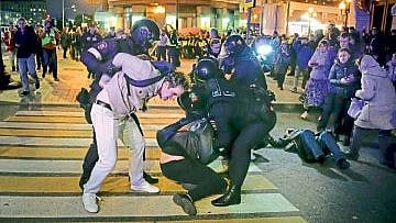 Violent protests against Vladimir Putin announced withdrawal of Russia reserve forces