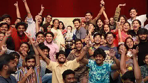kirti college wins INT one act competition first prize to ukali ekankika