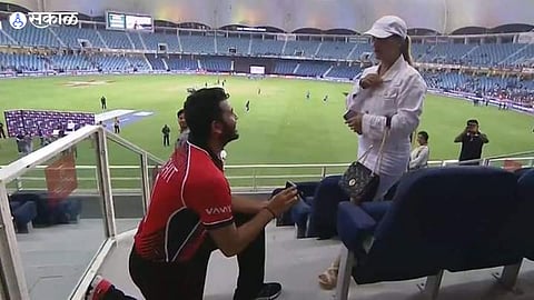 Kinchit Shah Proposes to His Girlfriend at Dubai Stadium After India Clash