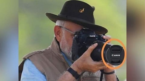 PM Narendra modi with Camera