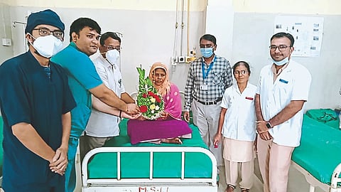 After removing the lump from the woman's stomach, while saying goodbye to her, Dr. Jaiprakash Ramanand etc.