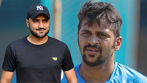 Shardul Thakur Asked Help In Mumbai Airport