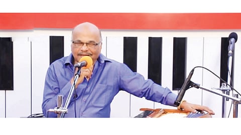 पुरब से सूर्य उगा...