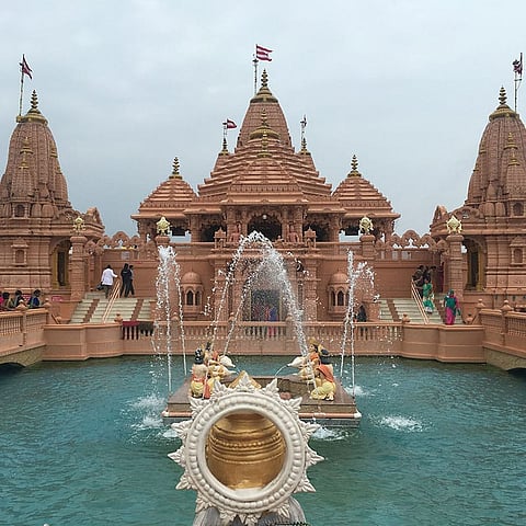 Travel : फक्त पाच अमावस्येला या मंदिरात गेल्याने तुम्ही जगातले सर्वात श्रीमंत व्यक्ती होऊ शकतात