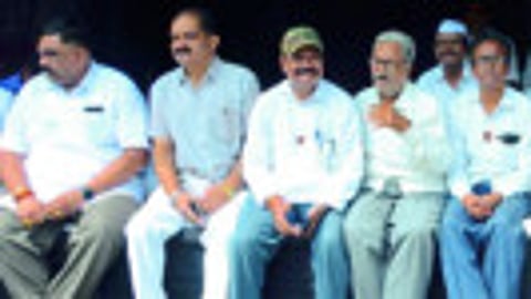 Strike for arrest Kirankumar Bakale