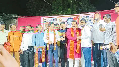 Welcoming Activist in Uddhav Thackeray'S Shiv Sena