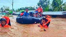 Typhoon Nalgae hit Philippine landslide village Kusiong heavy rains 18 people died Tropical Storm Nalgae