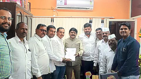 Nashik Road Local farmers along with Adv. Prakash Shinde Ashok Jadhav, Tanaji Jadhav, Prabhakar Kandekar, Vinayak Kandekar, Bajirao Dushing, Bhausaheb Gohad, Annasaheb Kank etc