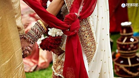 Relationship Tips : 'या' 5 गोष्टी सांगतात तुमची लगीन गाठ सैल झाली, वेळीच सावध व्हा