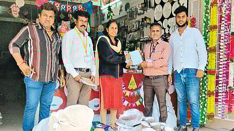 East division squad taking punitive action against traders using restrictive plastic bags