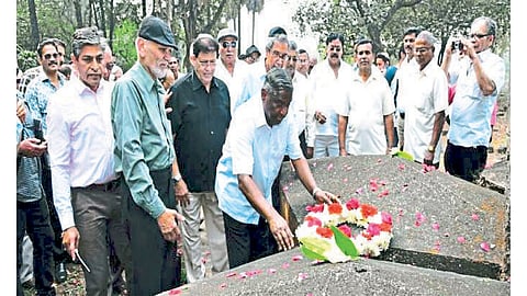 आश्रयभूमीचं सतत स्मरण !