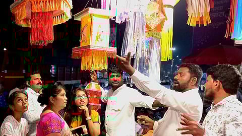 Consumer preference for street shopping over shop nashik news