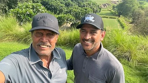 MS Dhoni Kapil Dev Playing Golf Video Gone Viral