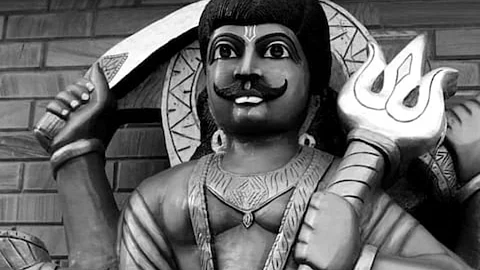 Ravan Shani Dev Katha : रावणामुळे शनिदेवाची साडेसाती अडीच वर्ष भोगावी लागते; जाणून घ्या कथा