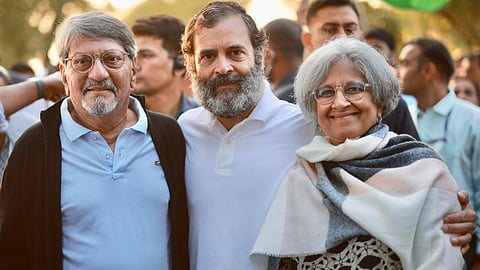 Bollywood actor amol palekar joins congress bharat jodo yatra rahul gandhi share photos