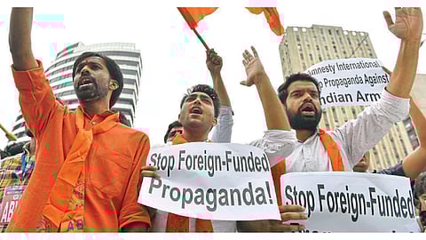 दृष्टिकोन : ‘स्वयंसेवी’ भ्रष्टाचाराचे भीषण चित्र