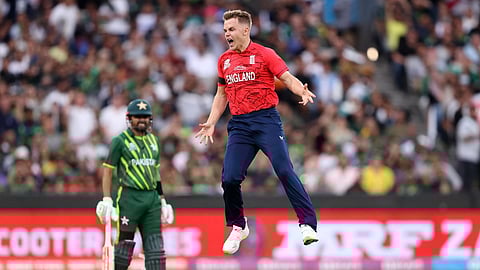 Sam Curran Shine England Restrict Pakistan In 137 Runs