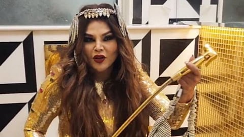 Rakhi Sawant at Rizwan Palace Toilet Dubai,Video Viral