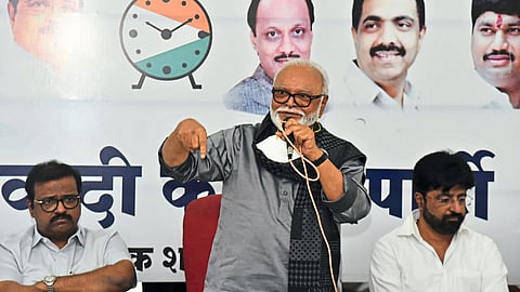 Speaking at the meeting, former Deputy Chief Minister Chhagan Bhujbal. Former MP Sameer Bhujbal and City President Ranjan Thackeray are neighbors.