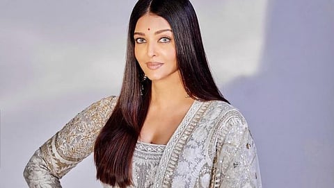 Aishwarya Rai-Bachchan And Aardhya Bachchan Photo trolled, Aardhya birthday photo