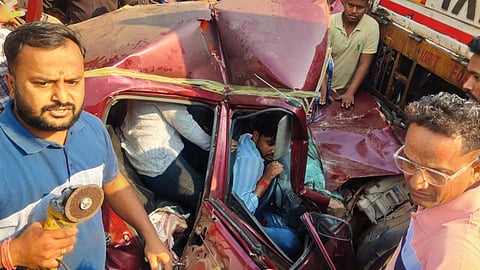 Truck Car Accident Pune-Solapur National Highway