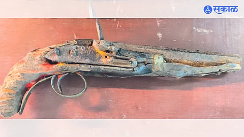 The pistol carried by martyr Ananth Kanhere, collector of Jackson's murder, in the Museum of Public Library Objects.