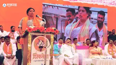 Sushma andhare shows videos of political leaders solapur politics