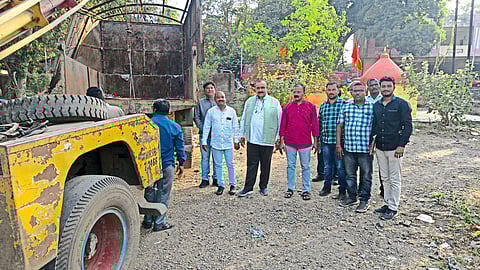 Deputy Commissioner Vijay Saner while taking over the abandoned vehicles of Watergrace Company.