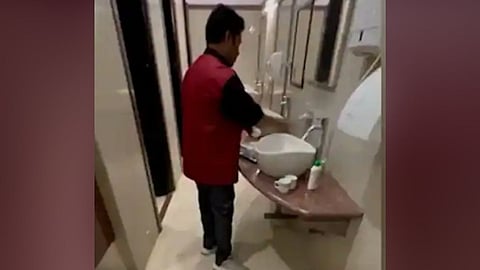 अमोल मिटकरी यांनी व्हिडीओ उजेडात आला