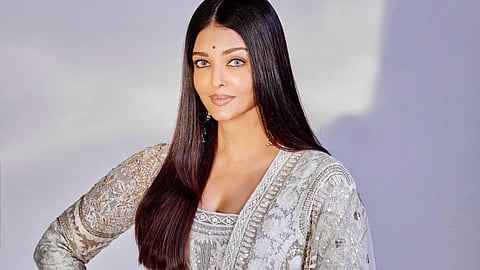 Bollywood: Aishwarya Rai Bachchan’s FAKE Passport ,Three Arrested