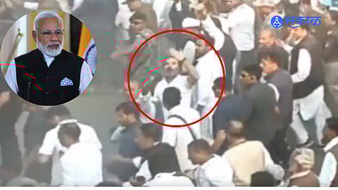 rahul gandhi flying kiss to bjp narendra modi supporter slogans were raised video viral