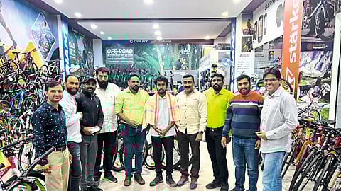 Officials of Nashik Cyclist Foundation felicitating Sahil Jha who gave the message of soil conservation through cycling.