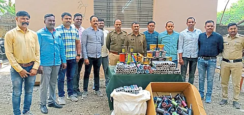 Dhule: Police inspector Anand Kokre and the search team present during the inspection of the seized manja stock.