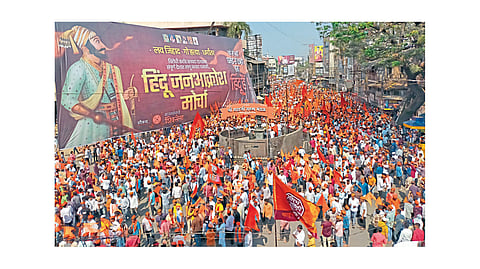 भगवे झेंडे,