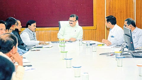 Speaking at a meeting of hoteliers, Commissioner Dr. Chandrakant Pulkundwar.