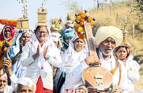 Departure of Varakras to Trimbak Nagar in the wake of Vithunama