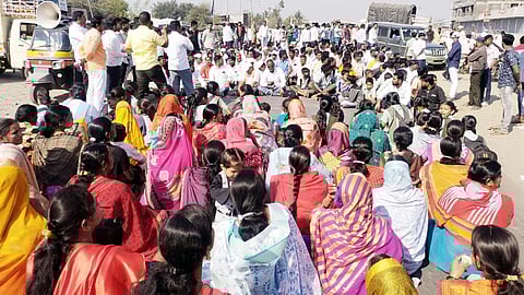 protest of villagers from Lasurne pune road development
