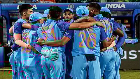 सध्या ही मालिका पणाला लागली आहे अशा परिस्थितीत पांड्या...