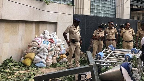 Mumbai lift Accident