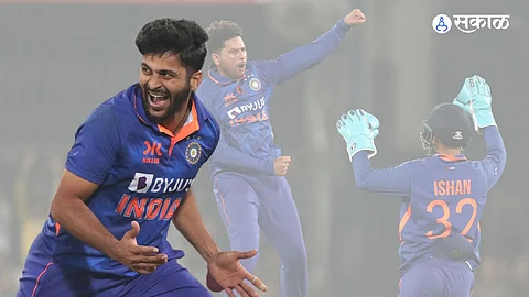 Shardul Thakur Kuldeep Yadav Shine