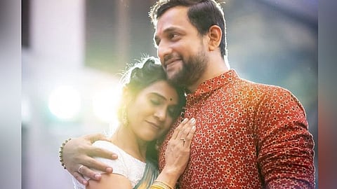 Manjiri oak shared post for husband Prasad Oak on wedding anniversary