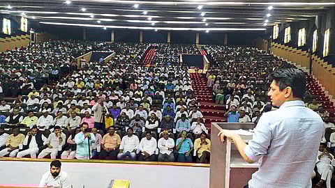 Independent candidate Satyajit Tambe addressing a meeting at Nandurbar on the occasion of Nashik graduate constituency election.