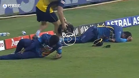 sri lanka fielders vandersay ashen bandara went on stretcher after collision video
