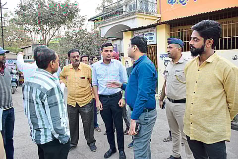 Jalgaon: Collector Aman Mittal while inspecting the road in the city. Neighboring public department officials
