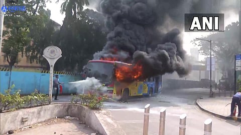Best Bus Fire : मुंबईत मोठा अनर्थ टळला! वांद्रेमध्ये 'बेस्ट' भीषण आग