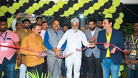 Guardian Minister Dada Bhuse while inaugurating the Expo of Whales Association,