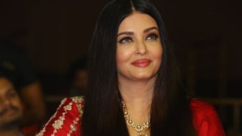 Aishwarya Rai Bachchan: ऐश्वर्या रायने थकवला २२ हजारांचा टॅक्स, मिळाली नोटीस