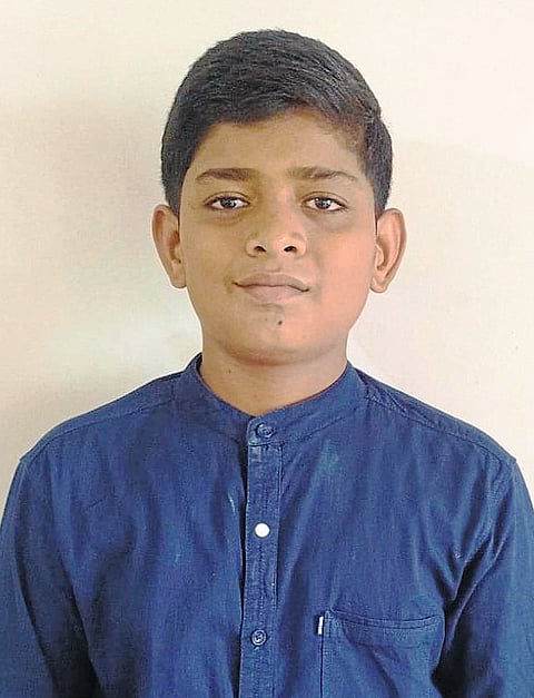 आदर्श विद्या मंदिरचे
२ विद्यार्थी गुणवत्ता यादीत