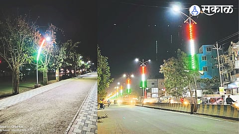 LED strip lighting of streetlights on the old highway at the entrance to the city and at national integration jogging track