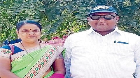 knot of relationship love Bakula Kumhar donated kidney to her husband Deepak family life pune